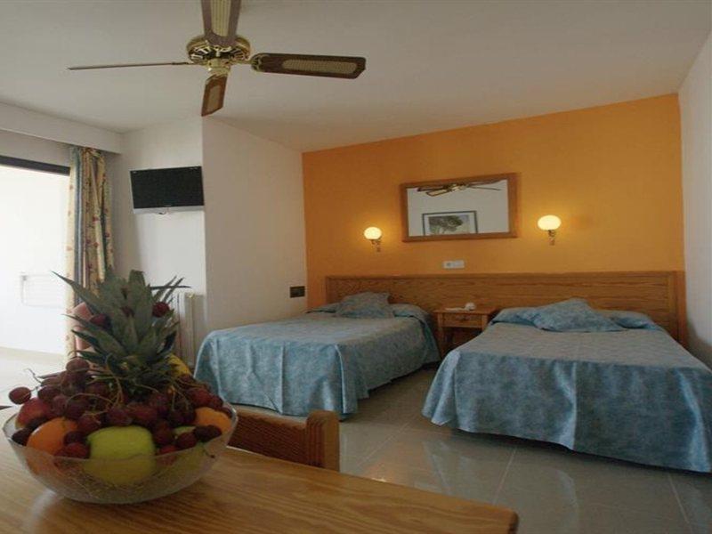 Aparthotel Nereida San Antonio  Eksteriør billede